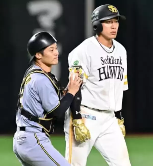ソフトバンクが痛恨走塁ミス バント見送りの際に二塁走者の柳田悠岐が飛びだしボーンヘッド 阪神はそつない走塁で先制