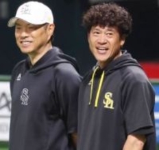 「現場の要望にスピーディーに応えられた自負はある」今季就任の城島健司CBO、小久保監督との「タッグ」と未来のソフトバンクを語る