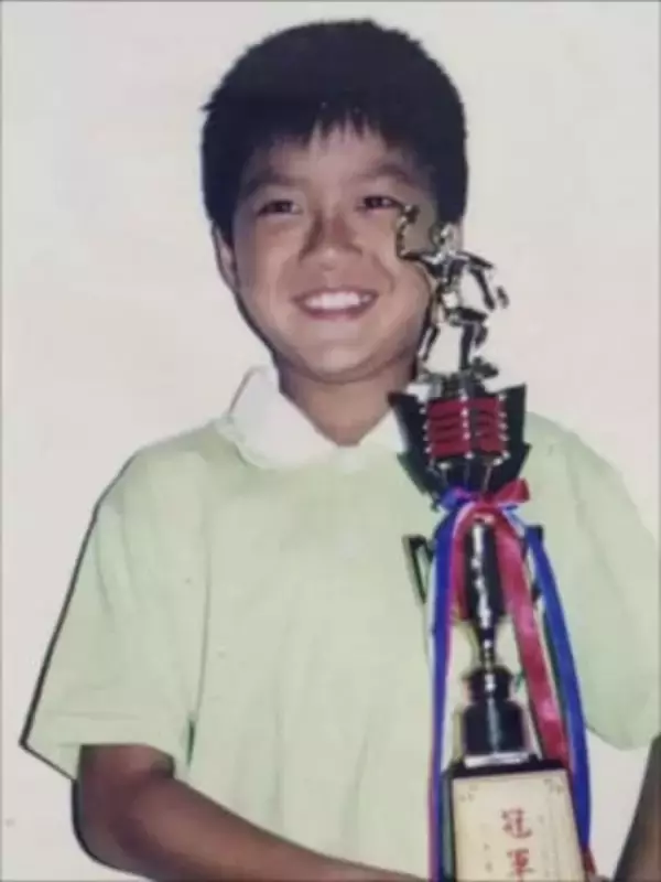 日本の〝天才少女〟と国際結婚→離婚成立から4年、江宏傑さんの36歳近影に反響「本当にハンサム♡」幼少期の〝卓球少年〟写真公開も話題に