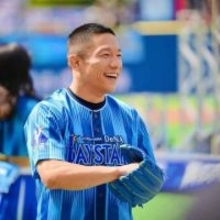 「奥さん可愛すぎやろ」〝リングで公開プロポーズ〟から2年…タレント妻との〝腕絡み〟夫婦ショット公開の格闘家に「本物の男には綺麗な女性が似合う」反響続々