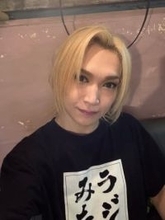 「綺麗すぎて分かんない!」鬼龍院翔の青レオタード〝女装姿〟の美しさにSNS驚愕「色々と絶妙で面白い」「普通に女性だと...」