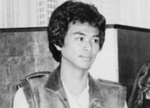 「ご子息だと今…」父は名俳優、11歳で帰国〝海外出身〟大型俳優スーツ姿に大反響!「お父様譲り」「やはりタッパあるから映えますねー!」