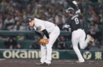 阪神・石井大智が悔し涙 畠世周やデュプランティエらチームメートが気遣い 今季53試合でわずか1失点