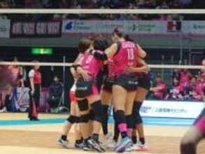 SVリーグで開幕6連勝! 首位に立ったヴィクトリーナ姫路 11月最初のホーム戦は因縁の相手と対戦