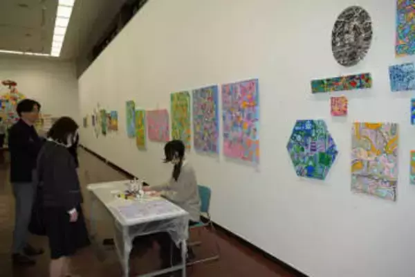 ありがとうファーム所属作家のアート展 岡山 絵画や写真200点ずらり