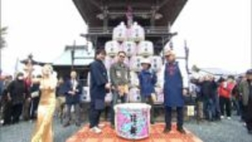 「しぼりたてはねぇ、さわやかだね」できたばかりの日本酒の味見会火入れも割水もしない生原酒1200リットル用意=静岡・浜松市