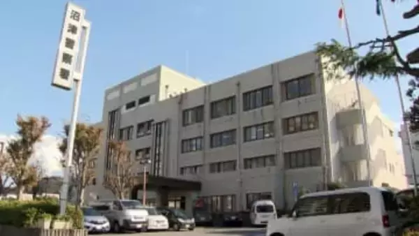 「音がして外を見たら人が倒れている」50代とみられる男女けが 警察はひき逃げ事件とみて捜査=静岡・沼津市