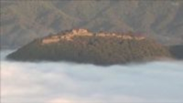 朝来市・竹田城跡に雲海広がる 幻想的な光景に多くの観光客