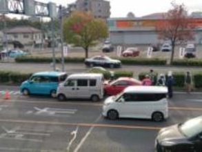 朝混雑する根岸交差点で車3台の玉突き事故 30代男性が首や肩を痛めて搬送 仙台