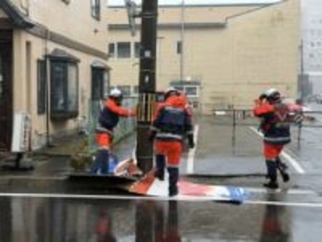 【爆弾低気圧が北海道に直撃】えりも岬で49.1メートル…観測史上一番の猛烈な風_各地で暴風被害相次ぐ『JR』は93本が運休“ 夜にかけて”暴風・大雨・高潮・高波に警戒を!〈北海道〉