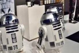 実物大R2-D2型冷蔵庫が超リアル