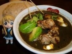 〈札幌スープカレー紀行〉超真っ黒スープにびっくり！ 「すあげ＋」のイカスミカレー