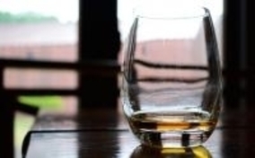 交際経験ない男性、お酒「全く飲まない」が35%　モテ男が飲むのは「焼酎」や「ウイスキー」