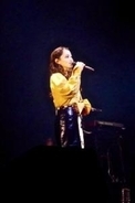 YGを代表する実力派女性シンガーLEE HIが初の日本ツアー、「BREATHE」生歌唱に観客号泣