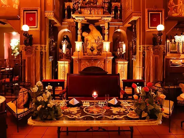 中世ヨーロッパのお嬢様気分になれる キリストンカフェ がかわいすぎた ローリエプレス