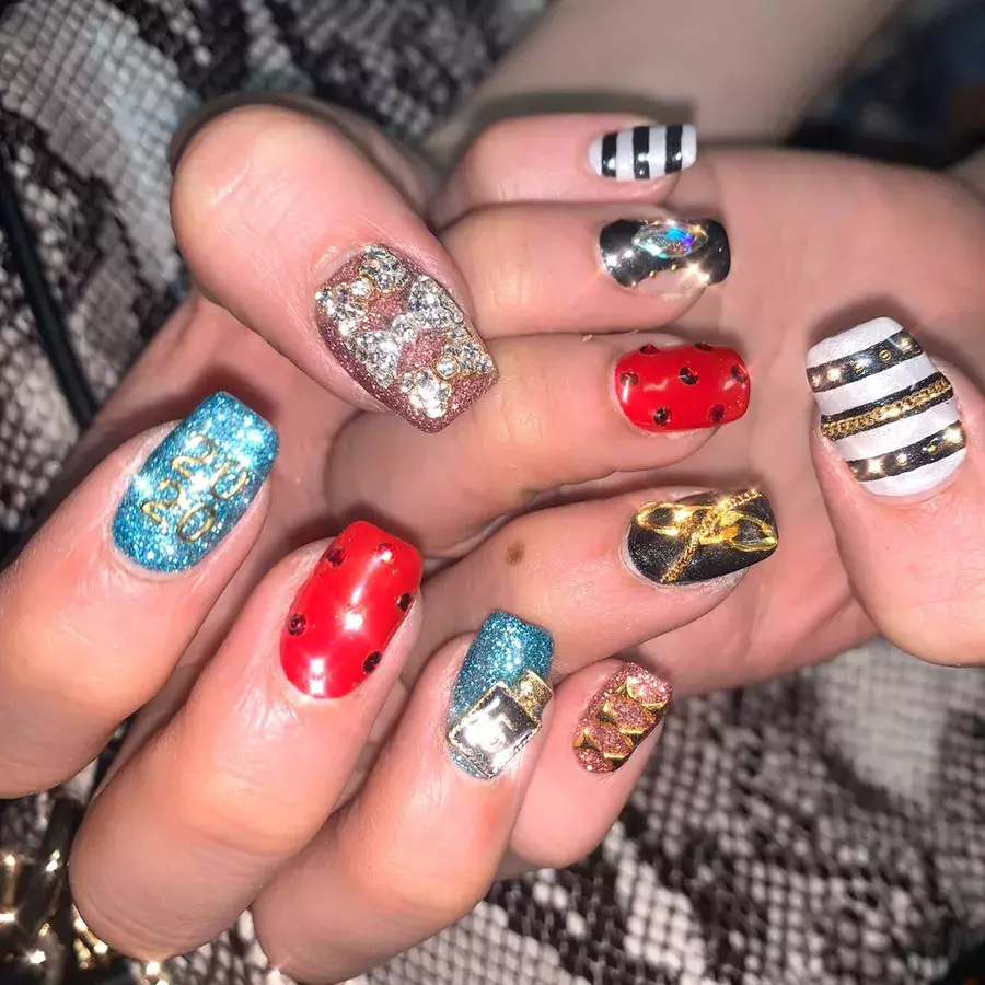 個性派nail Book One Spoからテーマを拾って 誰よりも可愛い世界に一つのネイルが完成 ローリエプレス