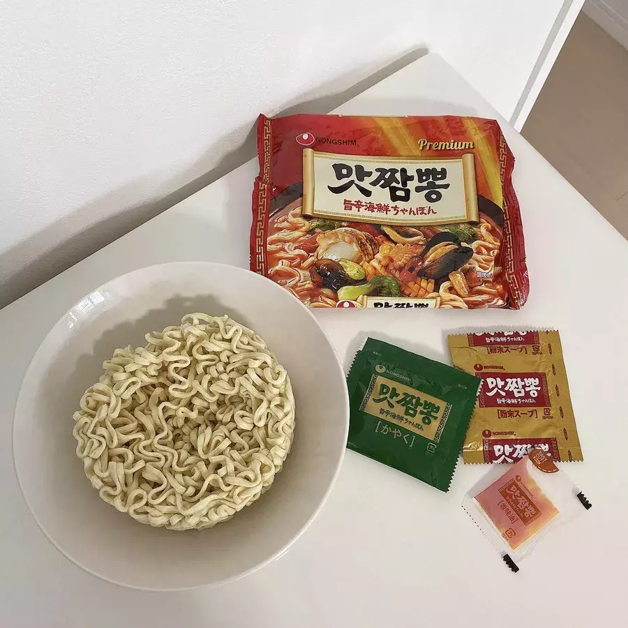 辛ラーメンアレンジレシピも やみつきになる辛さにハマる人続出 韓国のインスタントラーメンは一体どれが一番辛いのか食べ比べてみた ローリエプレス