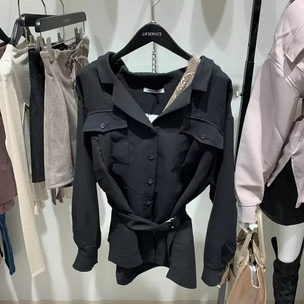 Lip Serviceの秋服で女っぽ クールさを両立 ローリエプレス