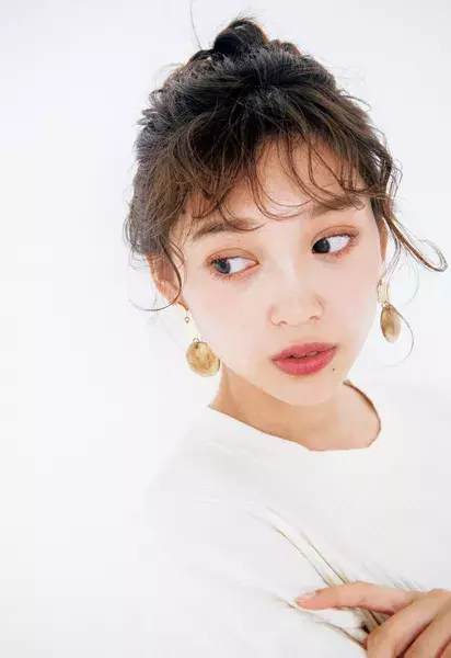 緊急前髪トレンド速報 ただの透けバングじゃもったいない 今絶対すべき前髪アレンジって ローリエプレス