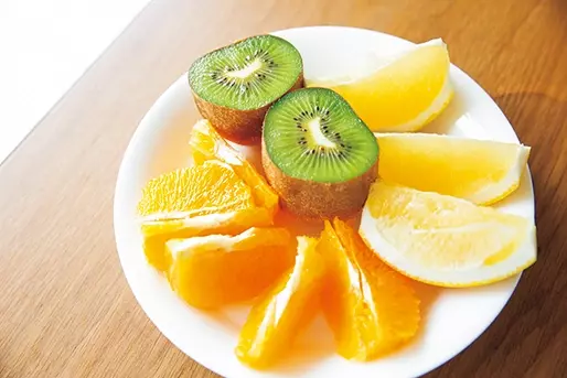朝フルーツ食べたら日焼けしやすいってマジ 専門家に学ぶ ちゃんと効く 美白ケアって 乃木坂46堀未央奈 ローリエプレス