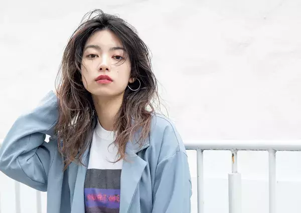 かっこ良さの中に色気も出せる髪型なんてあるの 男前なのに色っぽい よくばりヘアスタイル３選 ローリエプレス