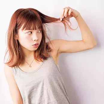 髪の毛は女子の命 今すぐ始めなきゃヤバイ 頭皮ケア ローリエプレス