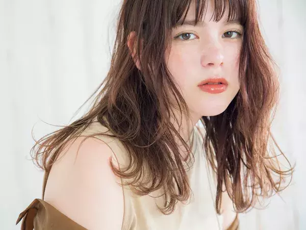 男子の もっと知りたい 欲をくすぐる 個性をまとった色気が過ぎるアンニュイロング ローリエプレス