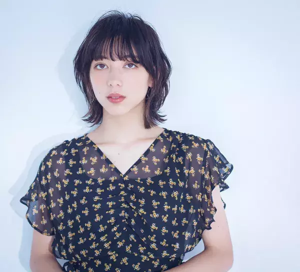全オトナ女子に捧ぐ 派手すぎずニュアンス抜群に仕上がるナチュラルウルフをご覧あれ ローリエプレス