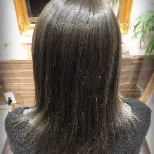 透明感がハンパない スロウカラー で憧れの外国人風ヘアを目指そう 18 ローリエプレス