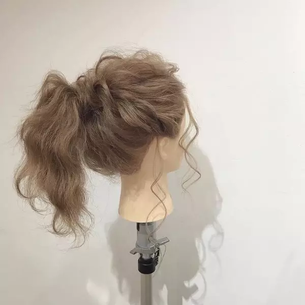 暑くて 髪の毛下ろせない 簡単にできる可愛いヘアアレンジで 暑さを乗り越えよう ローリエプレス