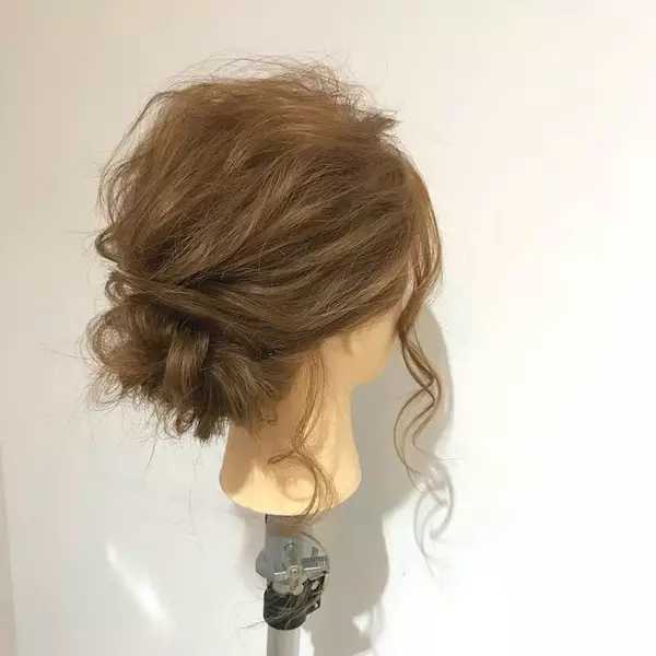 暑くて 髪の毛下ろせない 簡単にできる可愛いヘアアレンジで 暑さを乗り越えよう ローリエプレス