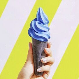 渋谷に真っ青なソフトクリームが登場！気になるそのお味は…？♡の1枚目の画像