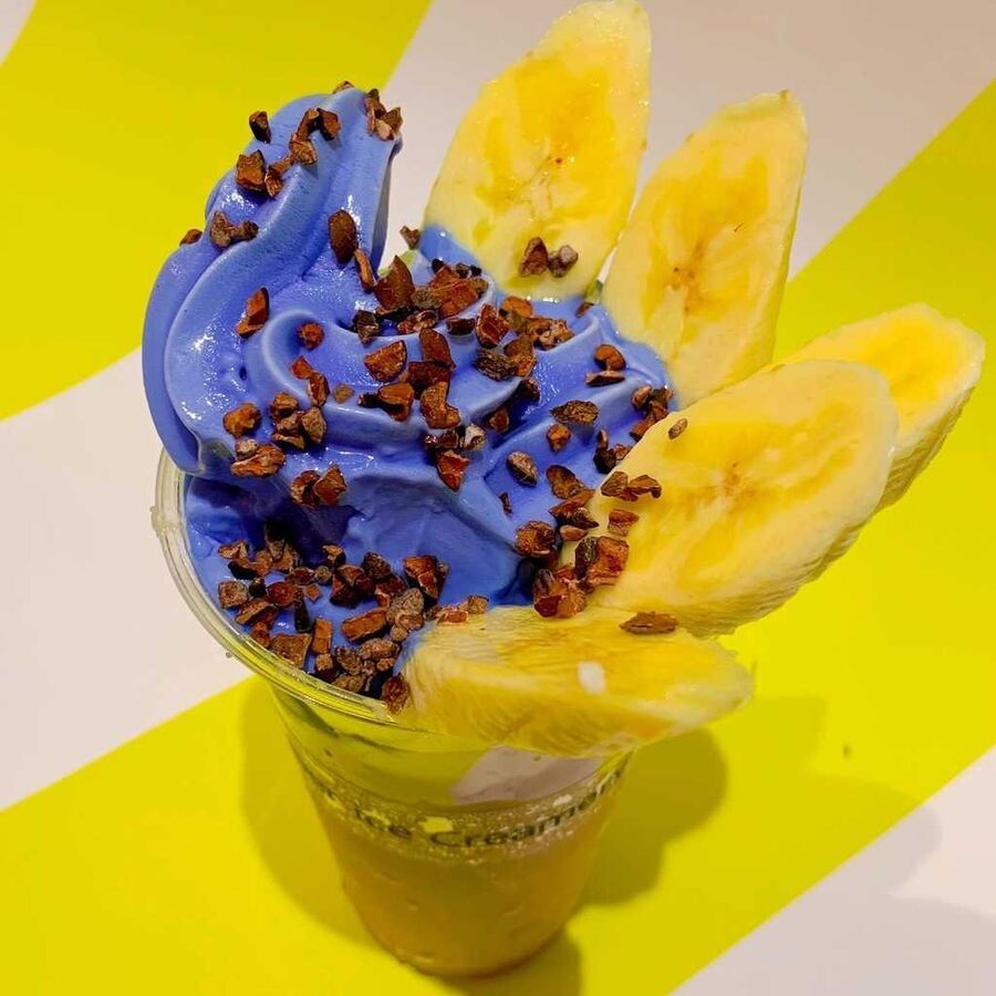 渋谷に真っ青なソフトクリームが登場！気になるそのお味は…？♡の10枚目の画像