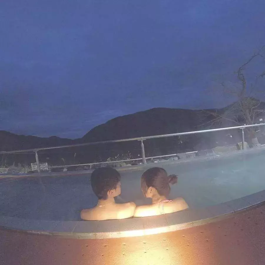 これからプールや海の季節 おしゃれだけど恥ずかしくない写真の撮り方 ローリエプレス