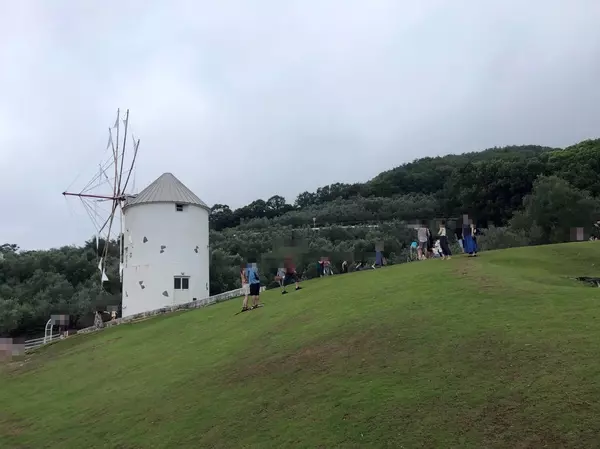 小豆島オリーブ公園 魔女の宅急便みたいな空中浮遊写真を撮る方法 ローリエプレス