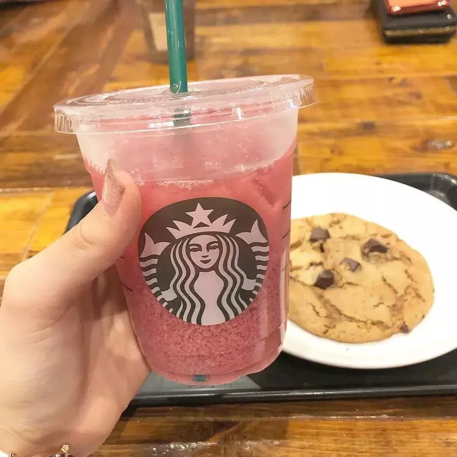 かわいいと話題のスタバ裏メニュー ピンクスタバ お洒落な撮り方も紹介 ローリエプレス