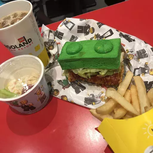 じわじわ人気上昇中のレゴランドに行ってきました インスタで話題のパステルカラーの車もチェック ローリエプレス