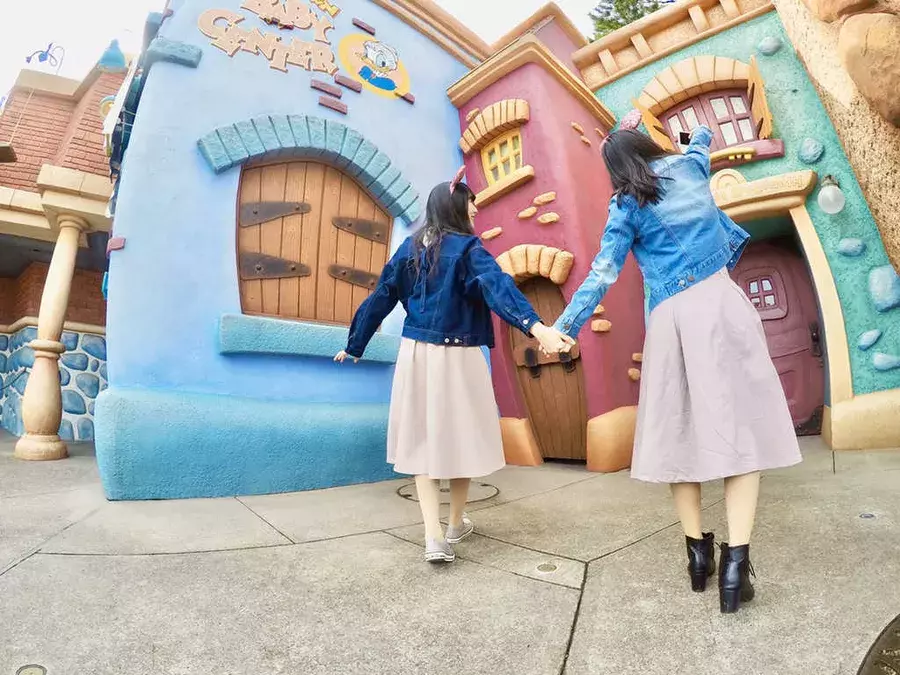 冬のディズニーでリンクコーデを簡単に 一回でたくさん行ったように見せる裏技も ローリエプレス 冬のディズニーでリンクコーデを簡単に 一回でたくさん行ったように見せる裏技も ローリエプレス