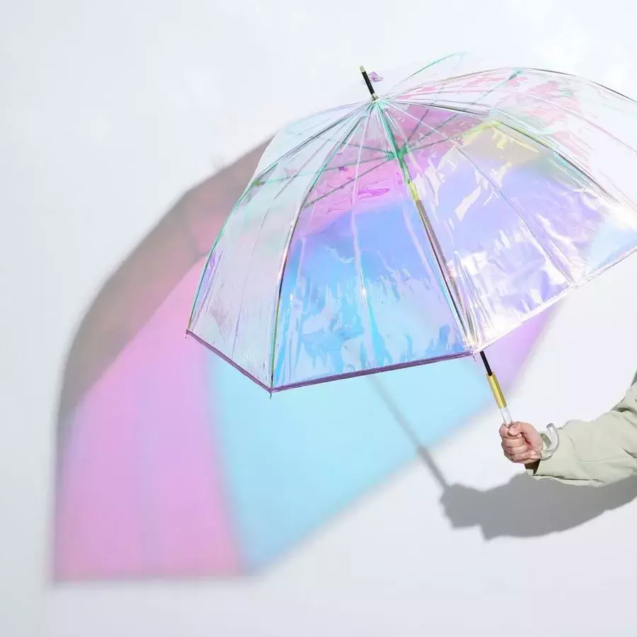 雨の日がハッピーになる 写真も映えるおしゃれなアイテム オーロラ傘 を紹介 ローリエプレス 雨の日がハッピーになる 写真も映えるおしゃれなアイテム オーロラ傘 を紹介 ローリエプレス