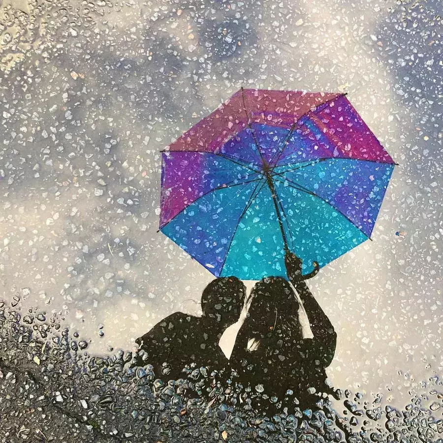 雨の日がハッピーになる 写真も映えるおしゃれなアイテム オーロラ傘 を紹介 ローリエプレス
