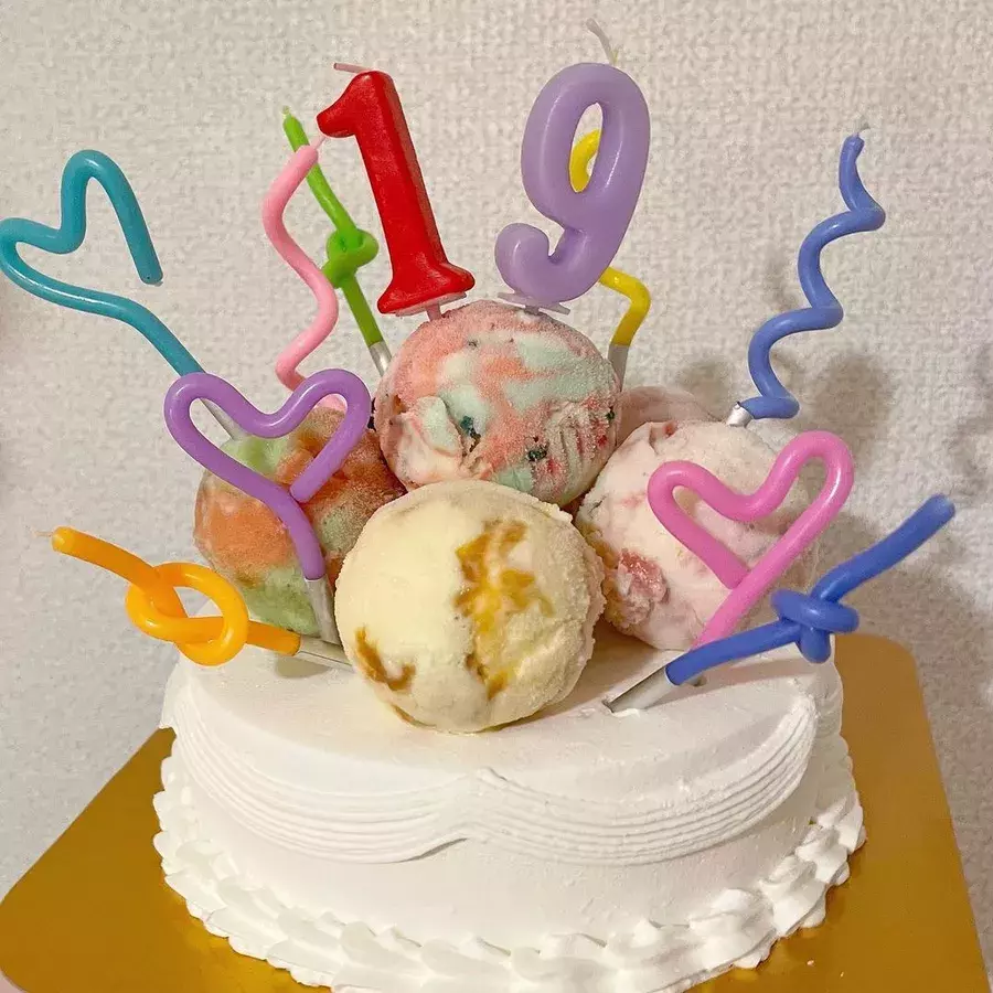サーティワンの映えアイスケーキ 31 デコケーキ カラフル ポップ を韓国風にアレンジ ローリエプレス サーティワンの映えアイスケーキ 31 デコケーキ カラフル ポップ を韓国風にアレンジ ローリエプレス