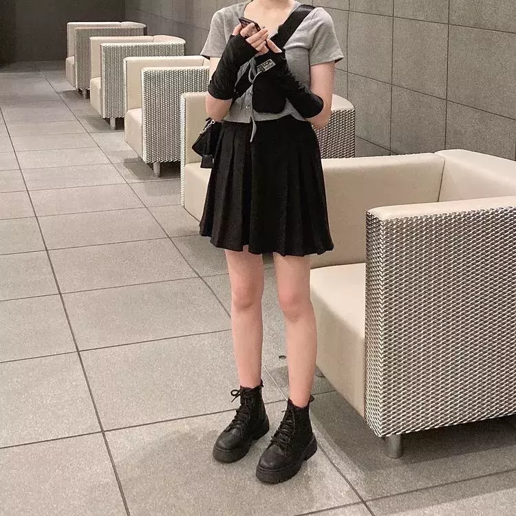 アームカバー がファッションアイテムに お洒落女子がやってるアームカバーコーデをチェック ローリエプレス