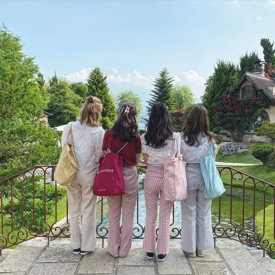 山梨県には映えるスポットがいっぱい おすすめのお出かけスポットまとめ ローリエプレス 山梨県には映えるスポットがいっぱい おすすめのお出かけスポットまとめ ローリエプレス