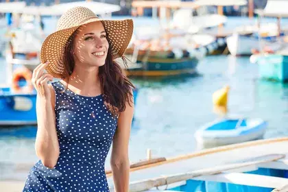 季節を彩る 大人の青ワンピースコーデ16選 オールシーズン爽やかに ローリエプレス