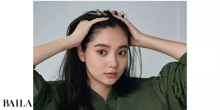 1分でできるヘアアレンジ ネオ前髪かき上げ の作り方をレクチャー 顔よりヘアに気を配るが正解 ローリエプレス