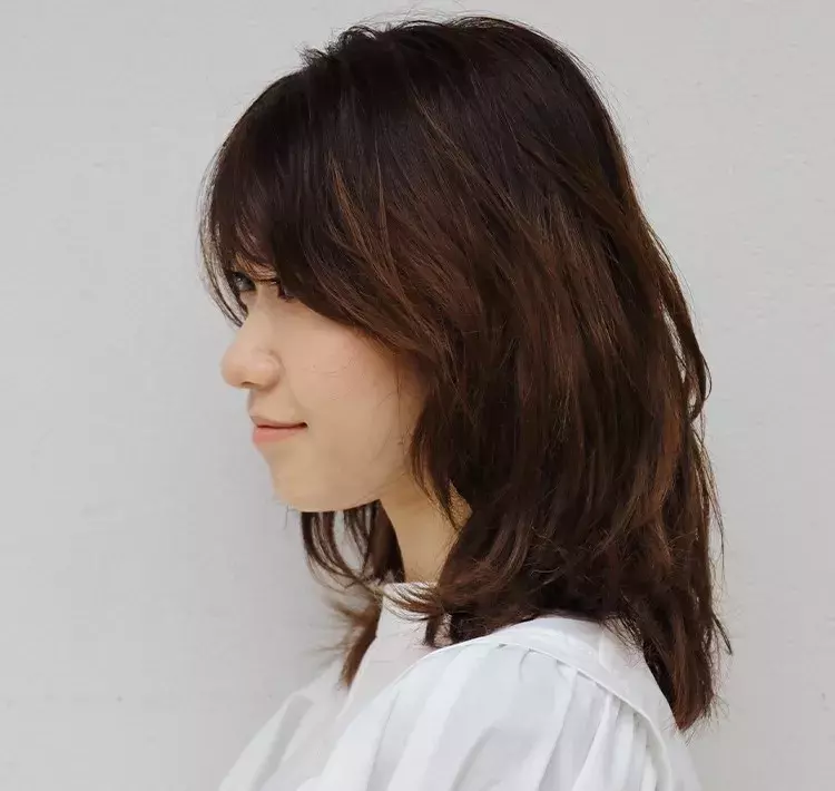 ミディアム 30代 40代大人の髪型 夏のおすすめヘアカラー 軽やかアッシュベージュ ローリエプレス
