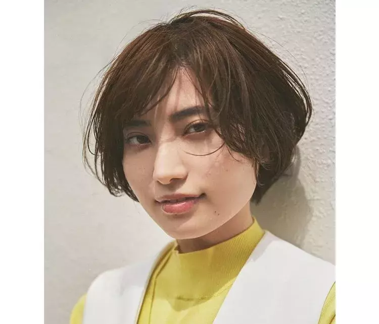 ショートボブ 30代 40代大人の髪型 夏のおすすめヘアカラー シャイニーなコッパーブラウン ローリエプレス ショートボブ 30代 40代大人の髪型 夏のおすすめヘアカラー シャイニーなコッパーブラウン ローリエプレス