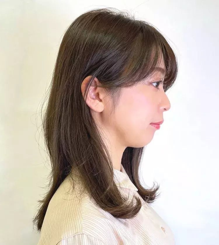 ロング 30代 40代大人の髪型 梅雨対策のストレートパーマヘア フェミニンムードなゆるロング ローリエプレス