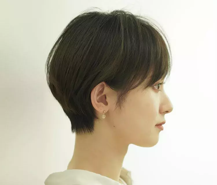 30代 40代大人の髪型 ショートヘアまとめ 働く女性の好感度ヘア ９選 ローリエプレス
