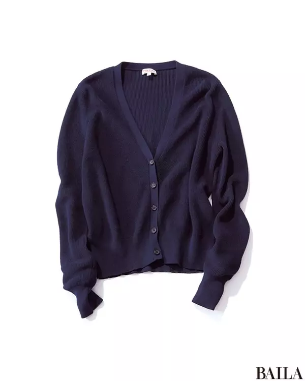 冬のベーシック大賞 ネイビーカーディガン を大政 絢が7倍着倒し ローリエプレス